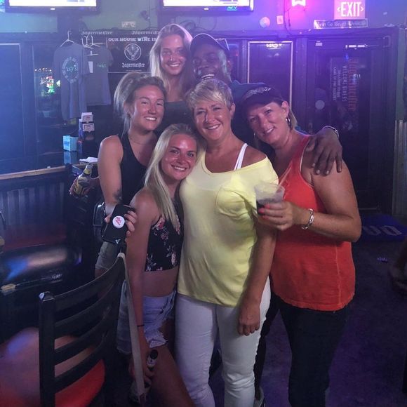 Meet your Posher, Cancy - Picture 1 of 1